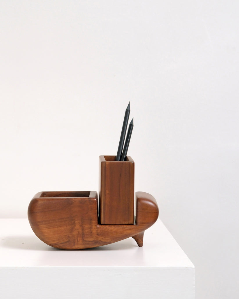 Sculp Stationery Holder by Studio Indigene