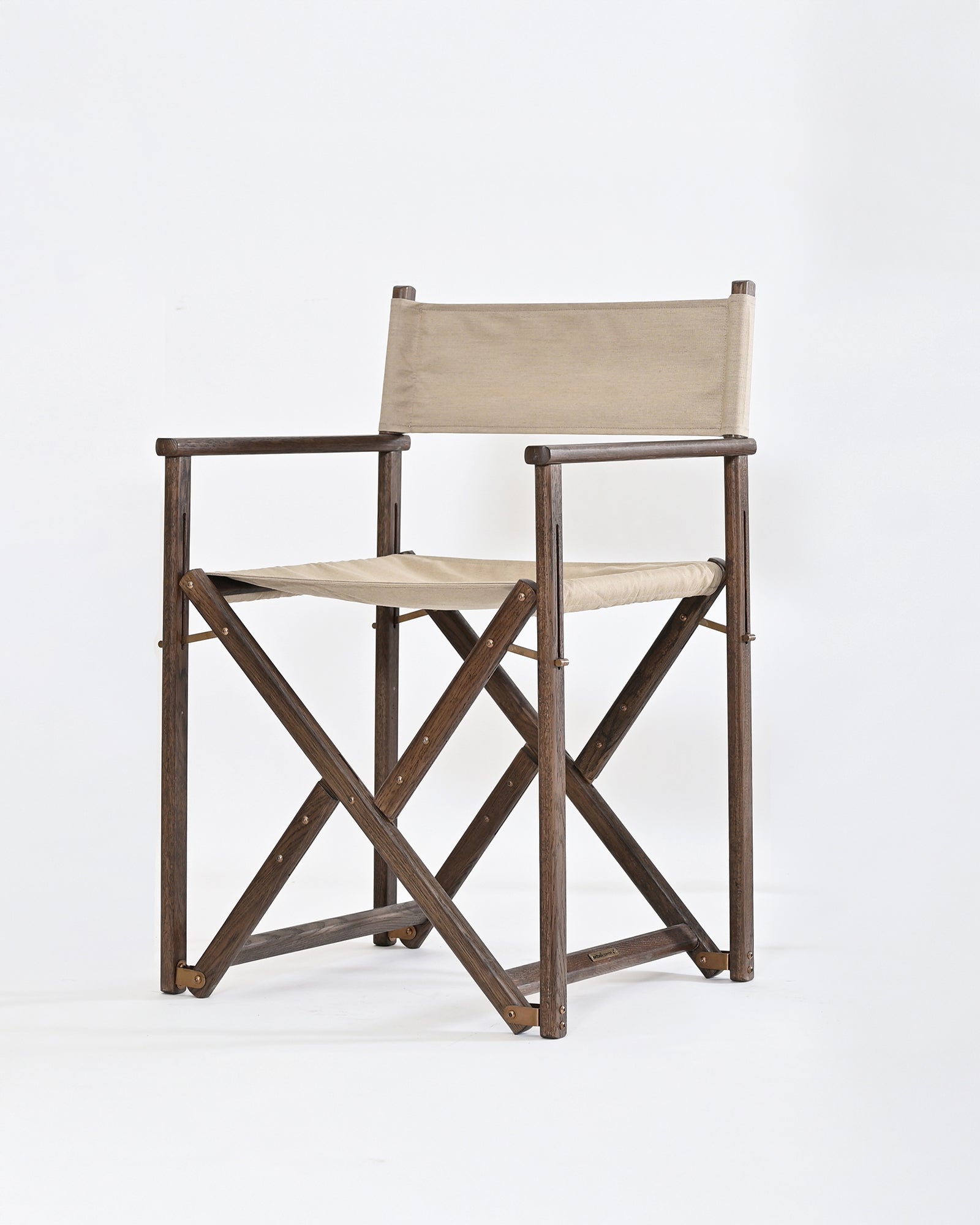 Director's Chair (Black Oak) by Taro